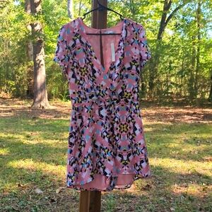 🌟NWT Lily Black Abstract Romper